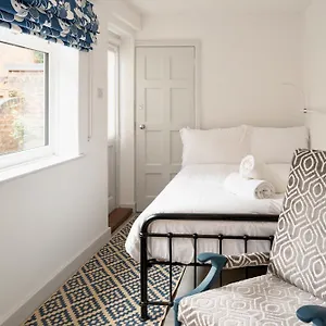 Stylish Retreat Inside Walls York